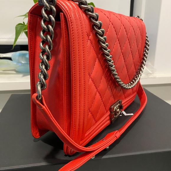 Chanel Large Boy Bag - Picture 2 of 7